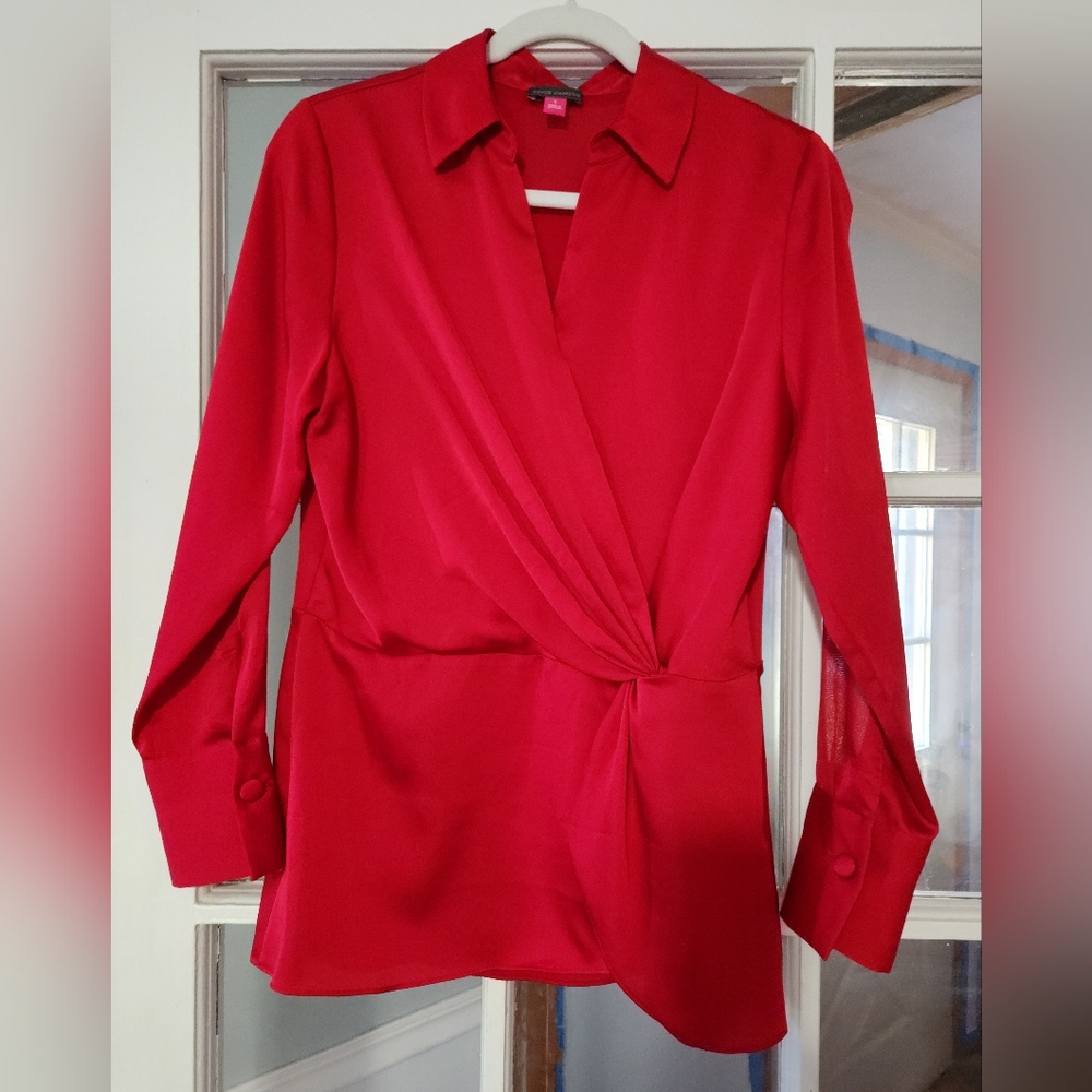 Vince Camuto v neck blouse